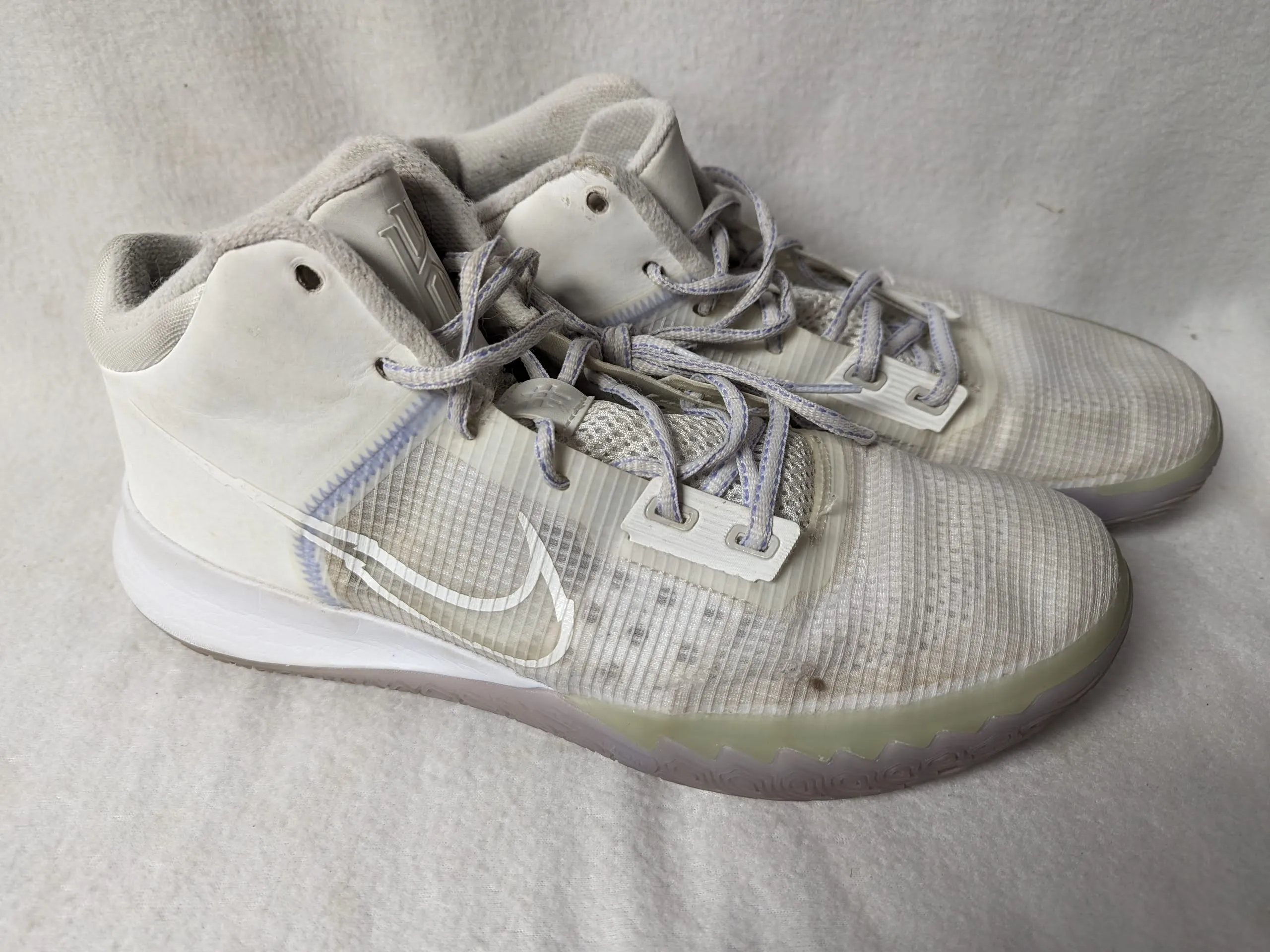 Nike Basketball Shoes Size 10 Color White Condition Used